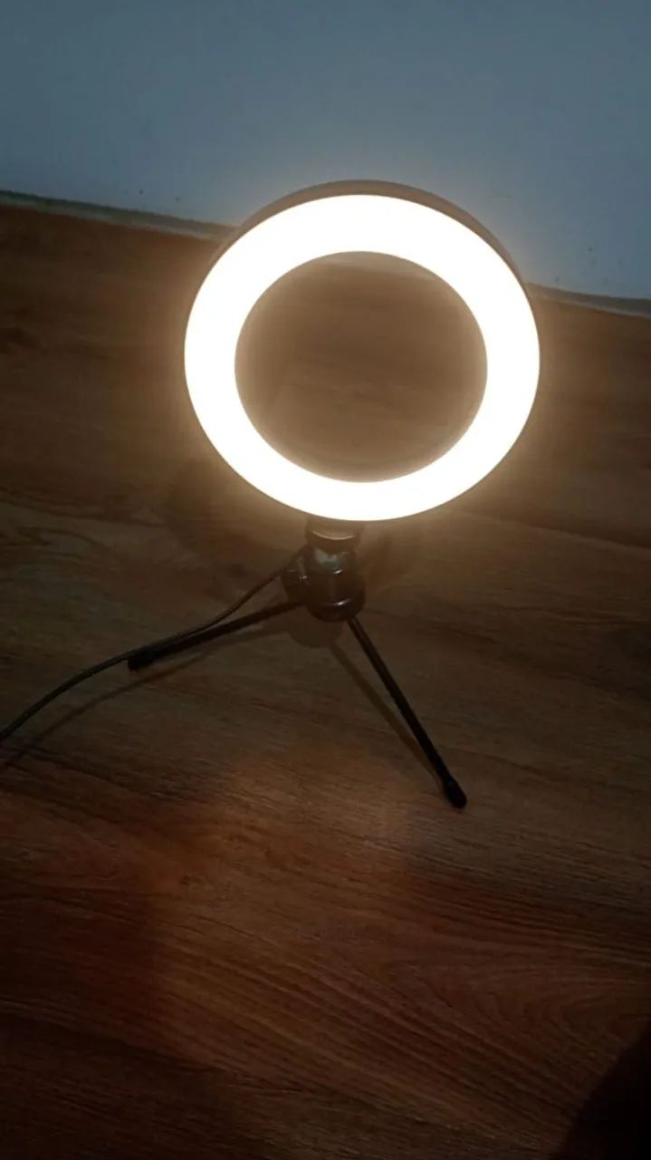  VENDO - RING LIGHT COM TRIPÉ  DE MESA