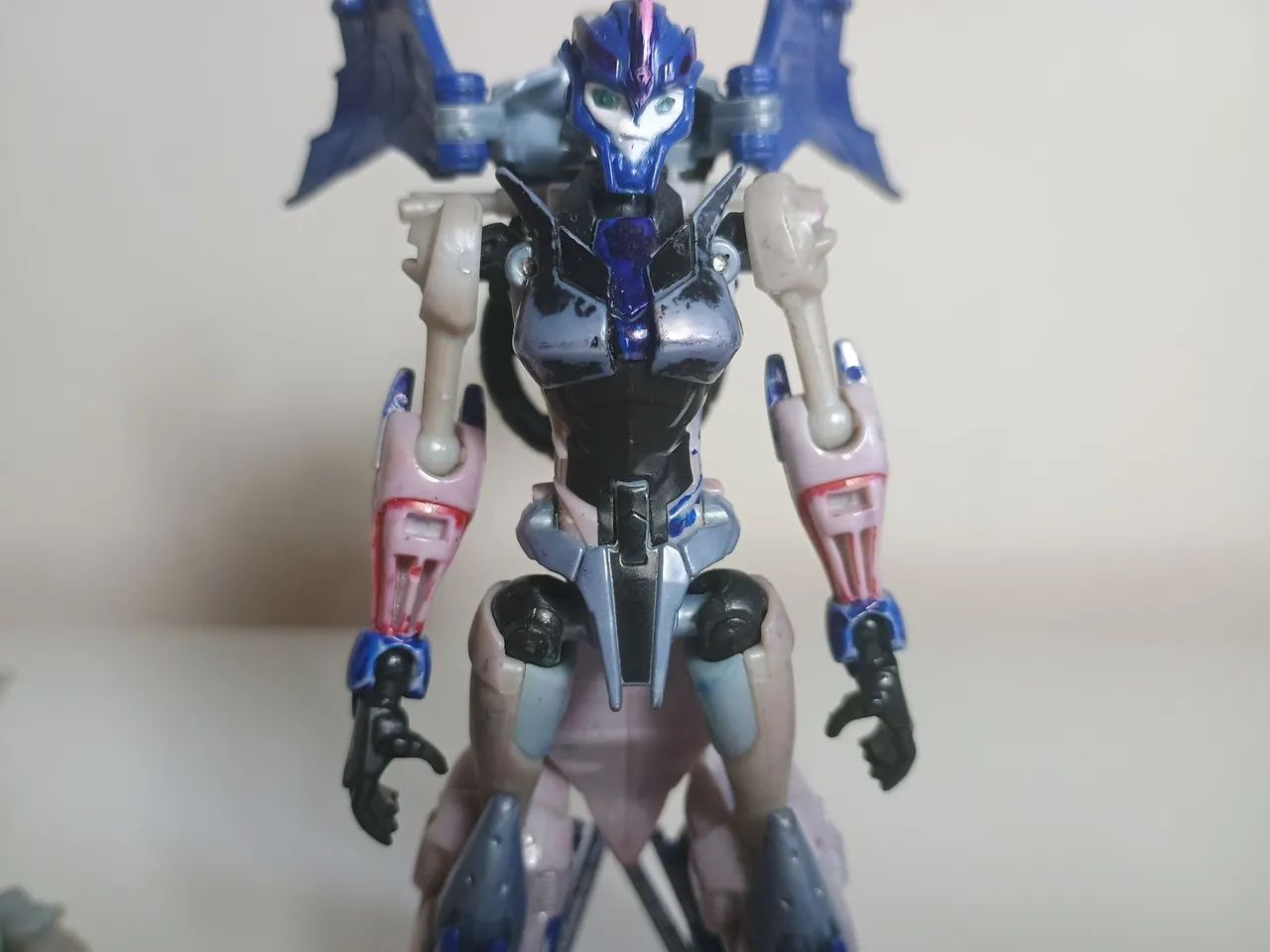 Transformers Prime beast hunters Arcees deluxe class  - Foto 3