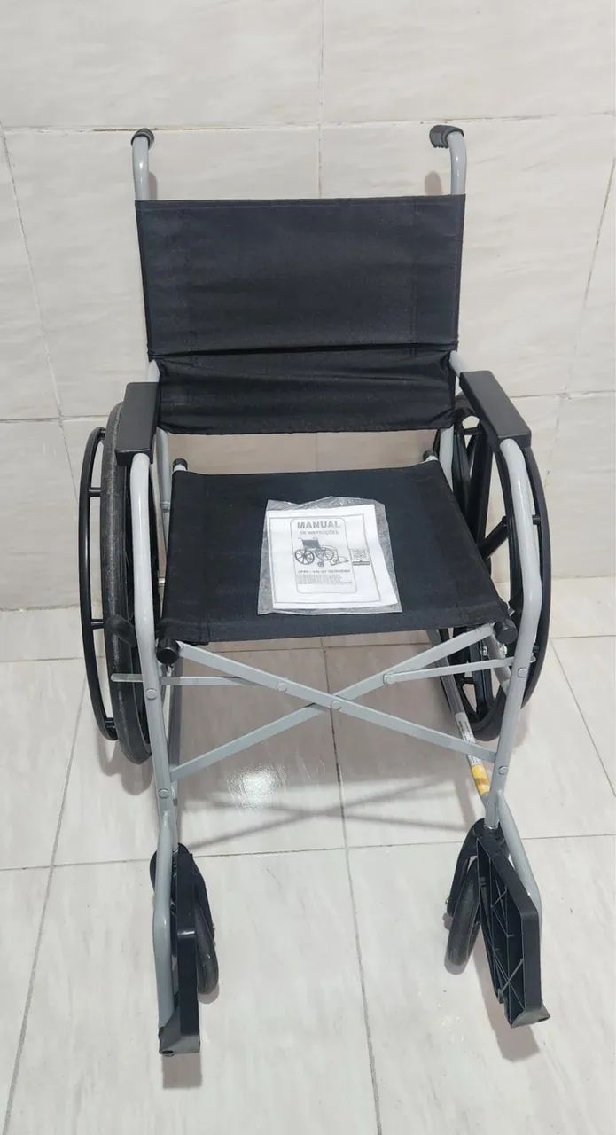 Cadeira de Rodas Manual Semi Nova - Excelente Estado - Foto 4