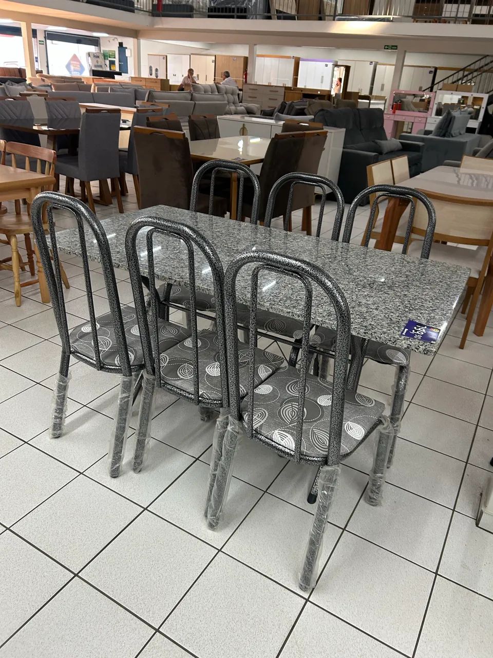 Mesa com 6 cadeiras NOVA R$799,00  - Foto 4