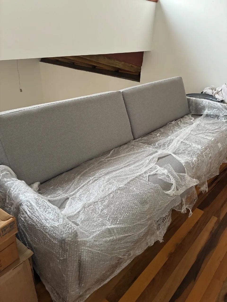 Sofá 4 lugares tecido linho cinza - Foto 3