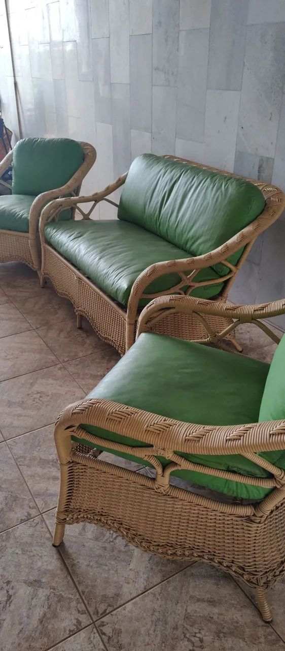 Conjunto sofá, poltronas e mesinhas  - Foto 2