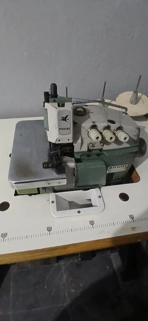 Máquina Overloque Industrial Pegasus L52-54 Completa - Funcionando Perfeitamente