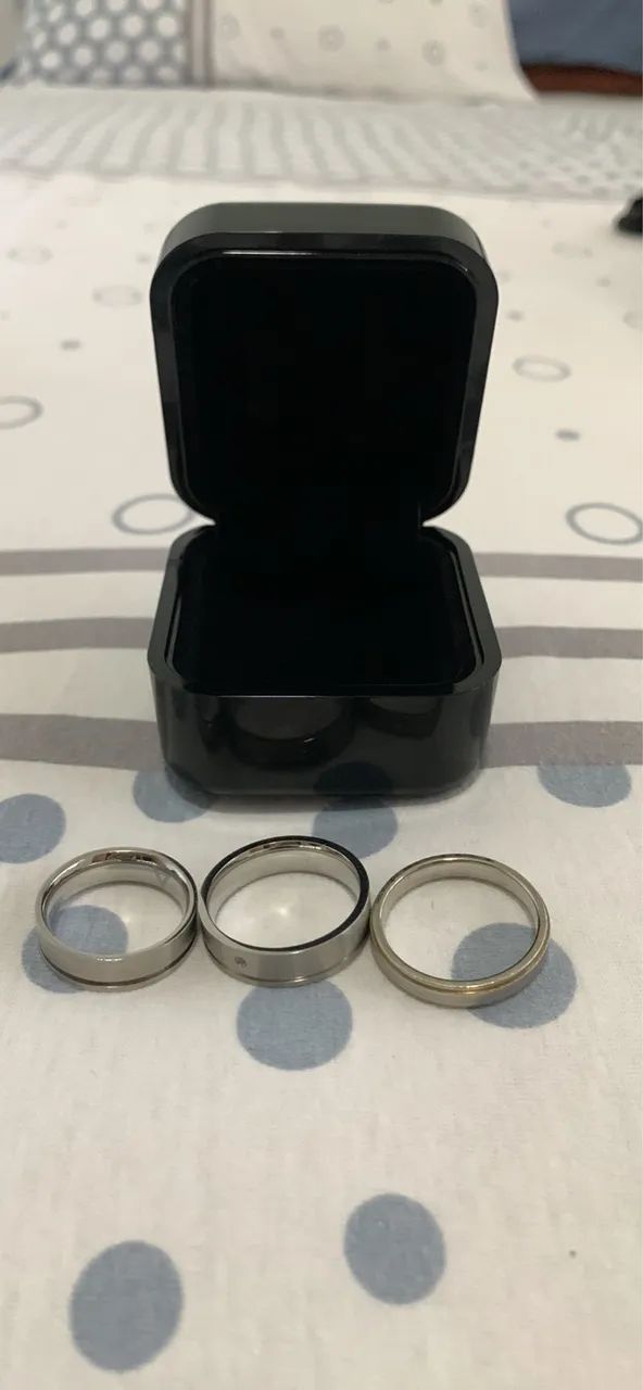 Kit com 3 Alianças / Anéis Prateados em Aço Inox + Caixinha - Foto 3