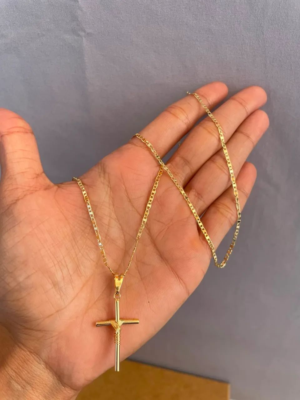 Corrente piastrine banhada a ouro 
