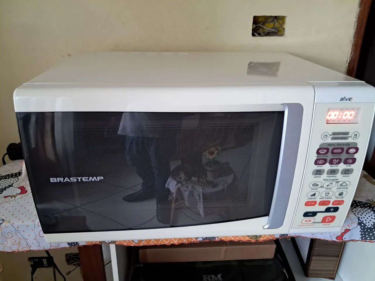 Micro-ondas  brastemp 31 litros - Foto 4