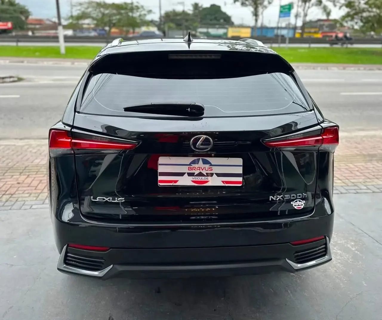 Lexus NX-300 H Luxury 2.5 16V Aut., foto 15 de 15