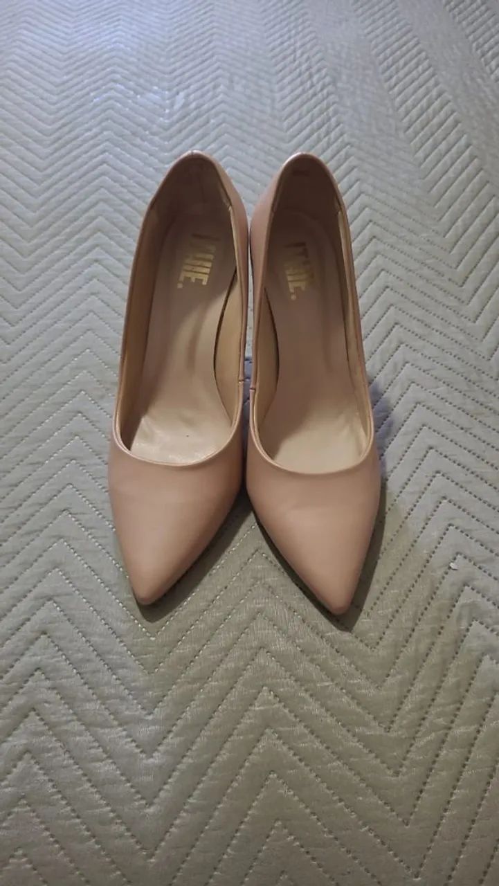 SCARPIN BEGE TAMANHO 39