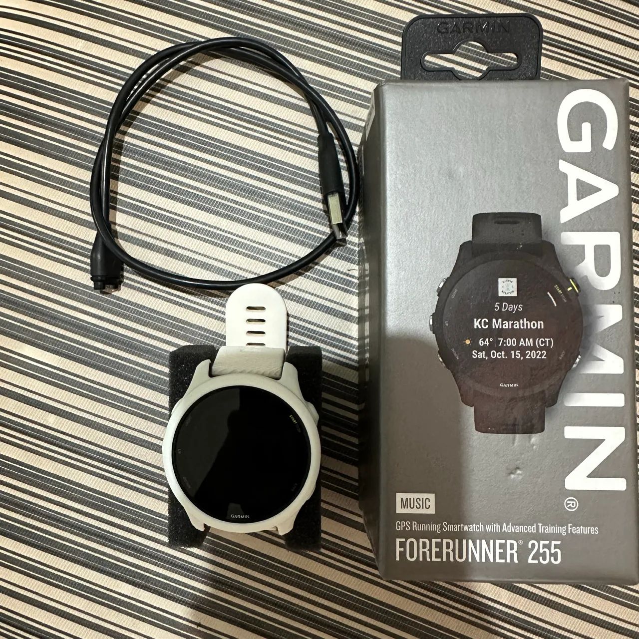 Garmin 255 music
