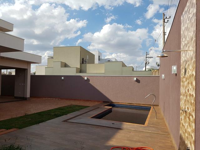 Vende este sobrado no condomínio Bella La vitta em sertaozinho SP cel. 016 99169 26 42 - Foto 4