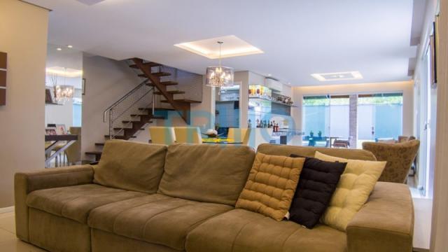 Bosque das Videiras - Casa á Venda com 3 quartos, 3 vagas, 225.60m² (CA0041) - Foto 4
