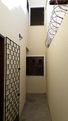 Duplex na Parquelândia com 6 quartos (3 suítes) e 3 vagas, para locação comercial - Foto 13