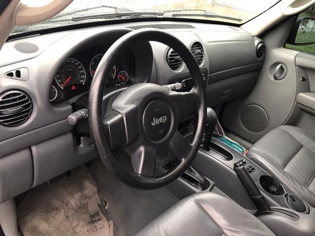 Jeep Cherokee sport v6 2007 - Foto 8