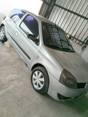 VENDO UM RENAUL CLIO 2006