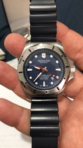Relógio Victorinox swiss army modelo 241734