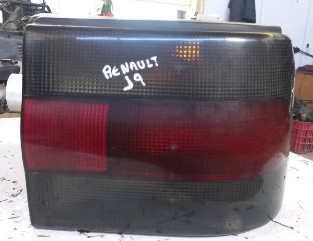 Lanterna traseira lado direito Renault 19 (não acompanha circuito)