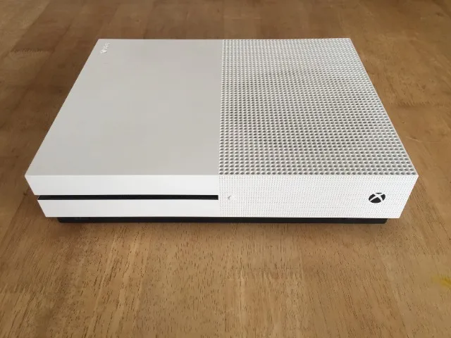 Xbox One S 1tb + Controle Xbox Series S + Jogo, Console de Videogame Xbox  One Usado 84930895