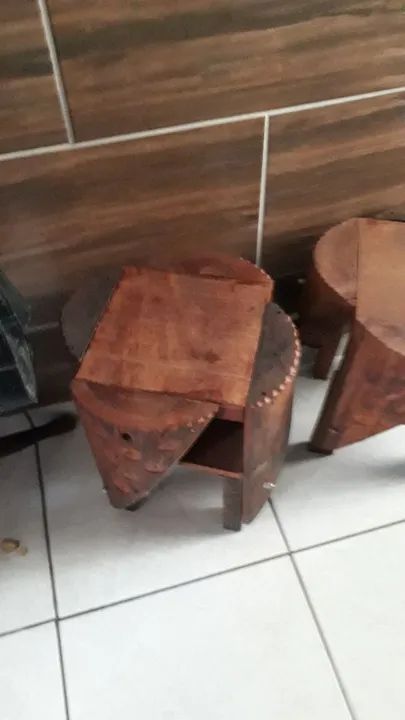 Bancos feitos de tronco de arvore.  - Foto 3