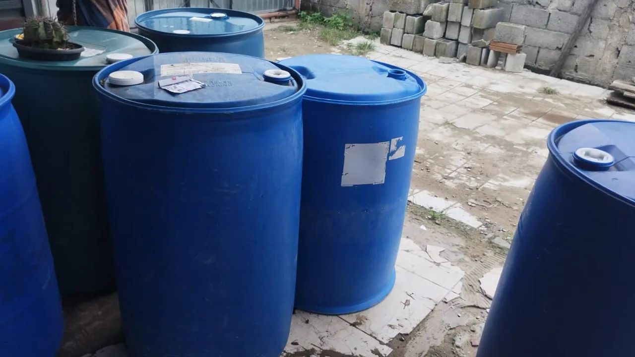 Tanques de plástico azul - 200 litros - Foto 2