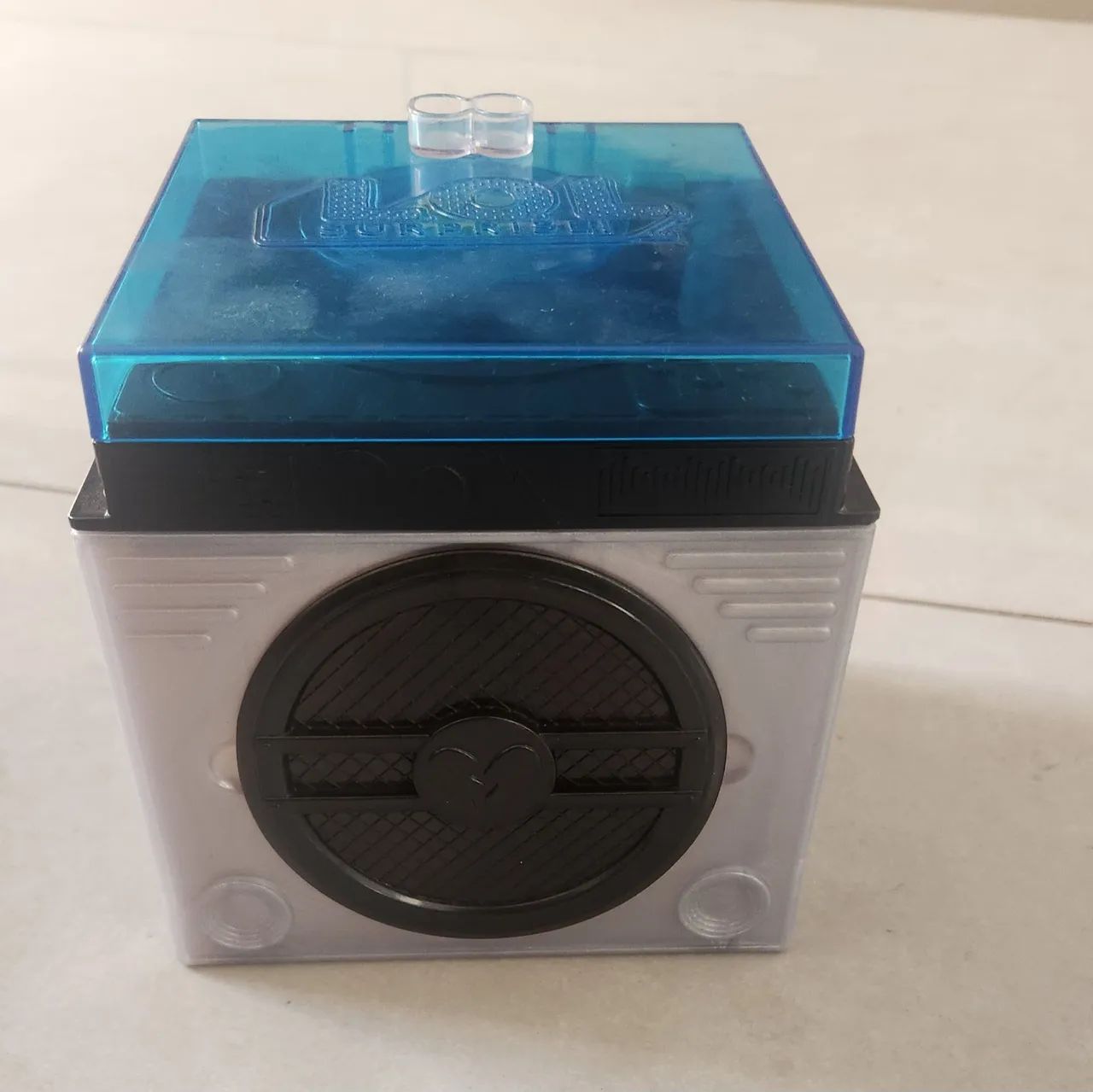 Boneca Lol Surprise Remix Hairflip - Caixa toca musica - Foto 5