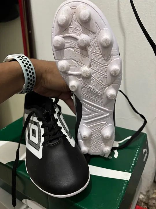 Chuteira Umbro - Tamanho 36 - Foto 5