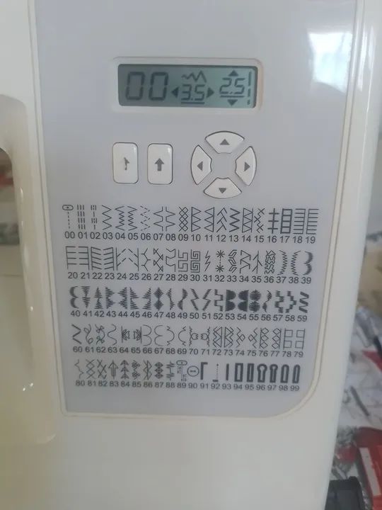 Máquina de Costura Singer - 100 Pontos - Excelente Estado