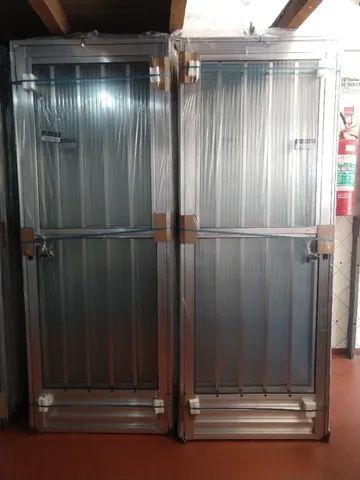 Porta de alumínio com grade 210x80cm Preço 489,00