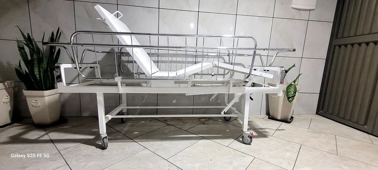 Cama hospitalar com 02 Manivelas  - Foto 2