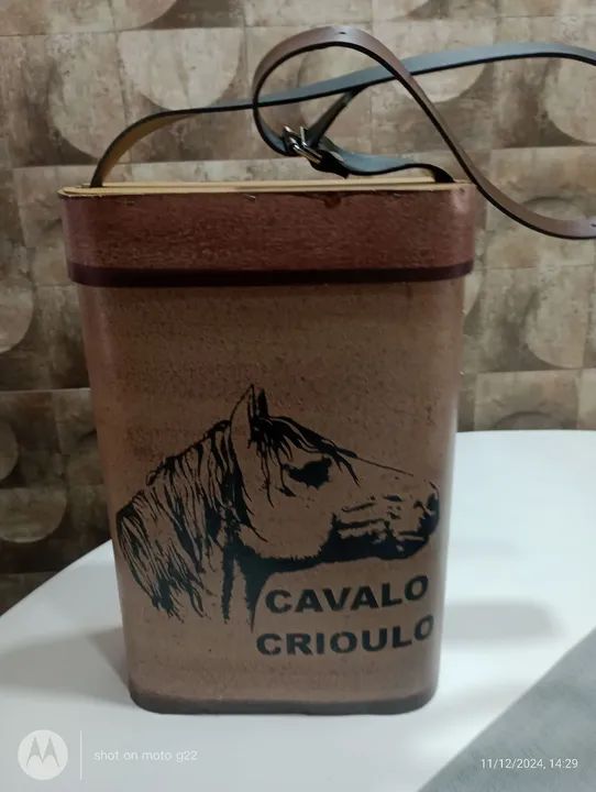 Mateira em couro, pouquíssimo uso 