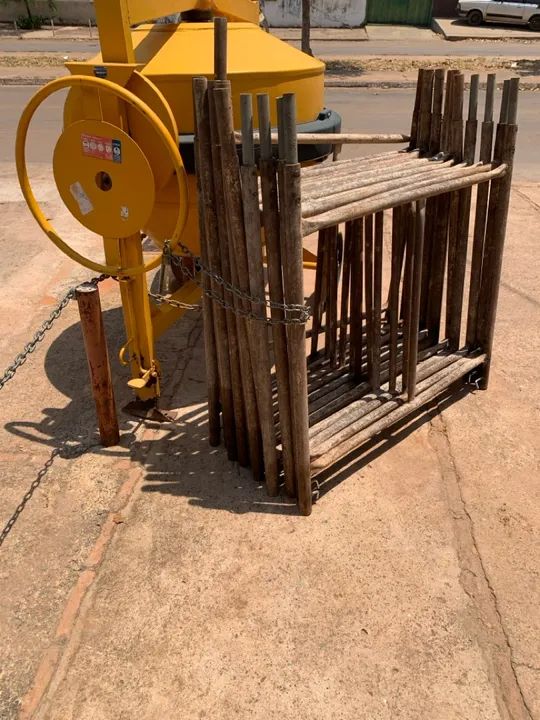 Betoneira menegotti e andaimes