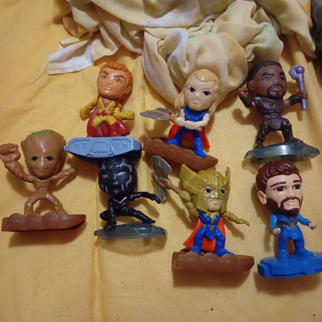 Coleção bonecos Marvel MC donalds