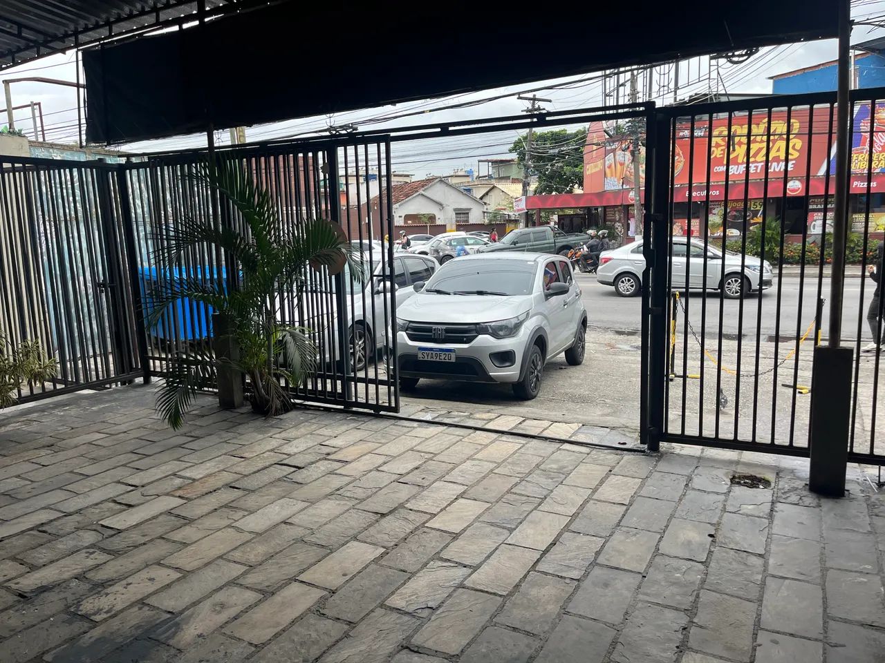 Vendo Gradil com portão  - Foto 2