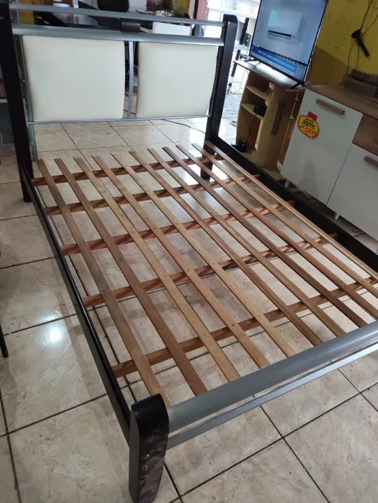 CAMA CASAL MADEIRA SEMI-N0VA