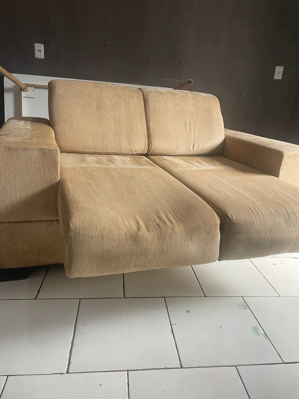Sofá retrátil dois lugares 350.065566187230210121