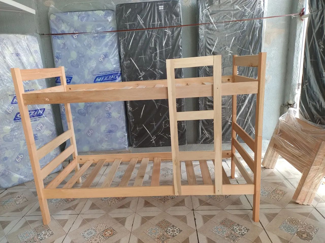 Beliche de madeira maciça eucalipto bem reforçado 