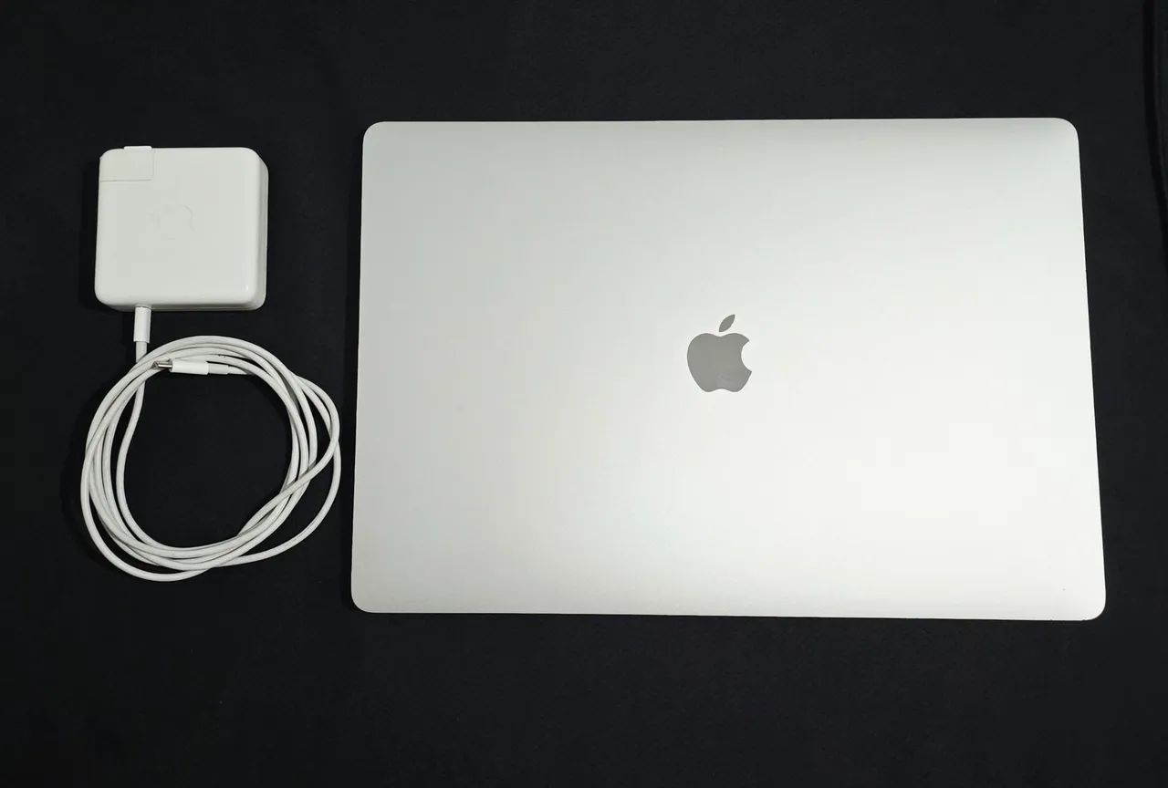 Vendo macbook pro i9 2019 1tb ssd! - Notebooks - Parque Pioneiros