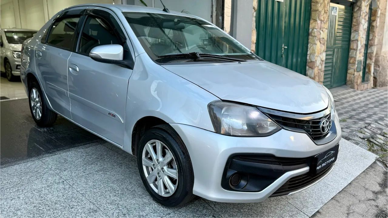 TOYOTA  ETIOS 1.5 SEDAN 2020 PLUSS COMPLETO ORIGINAL RODAS MULTIMÍDIA REVISÃO - Foto 3