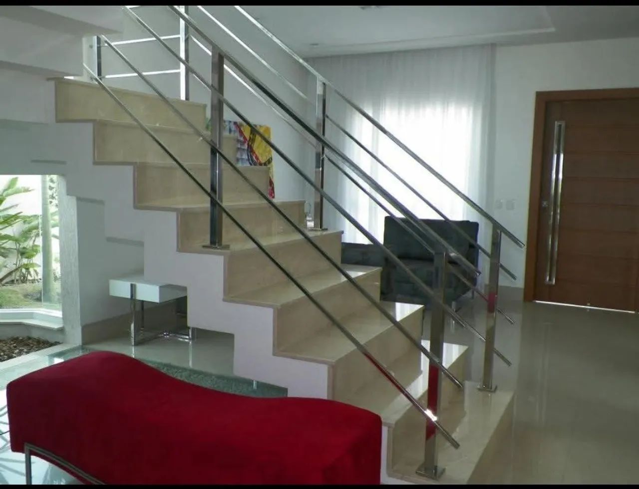 Guarda corpo, corrimãos.