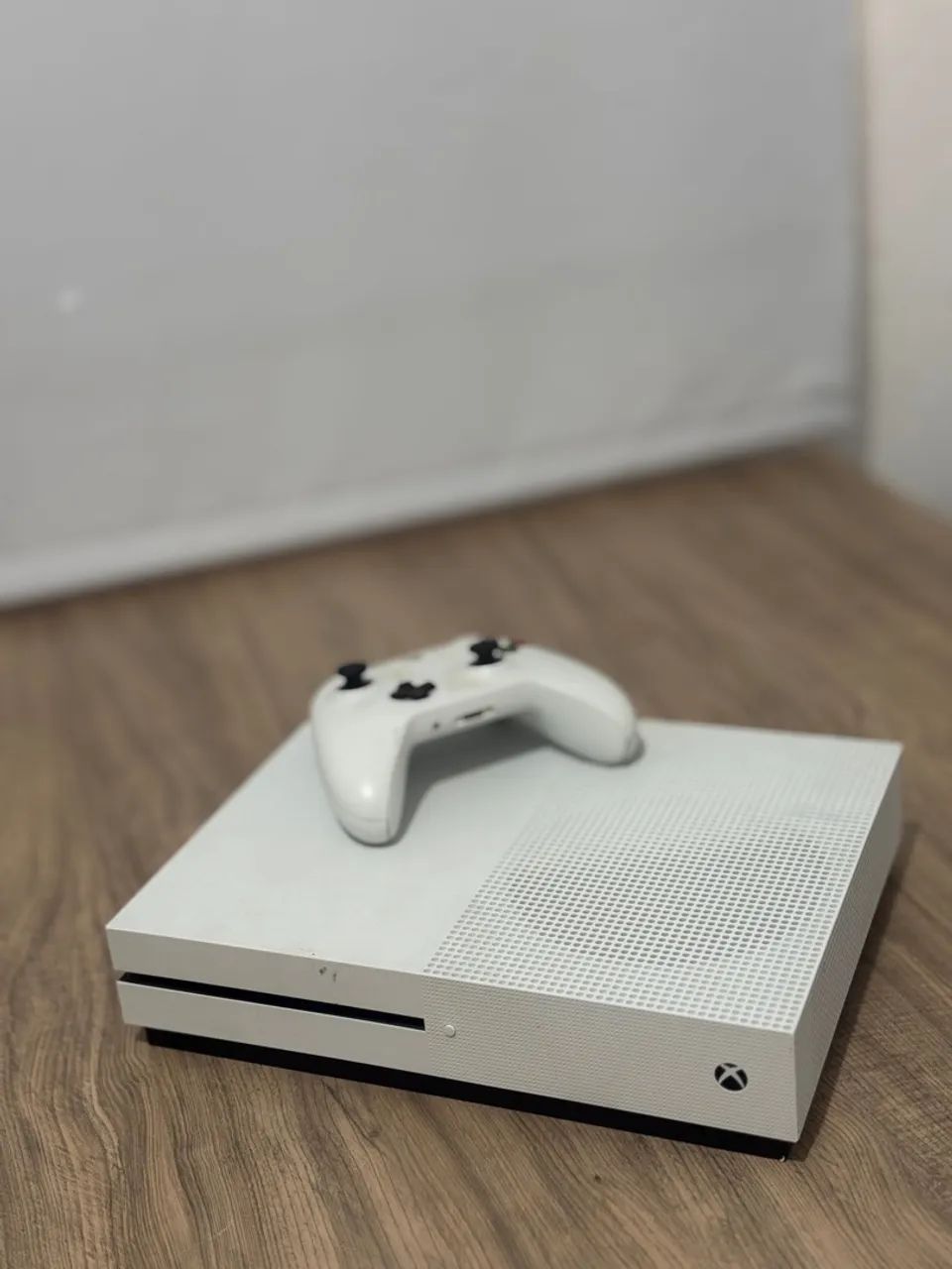 Xbox one S 1TB + 35 jogos - 6 meses de garantia  - Foto 2