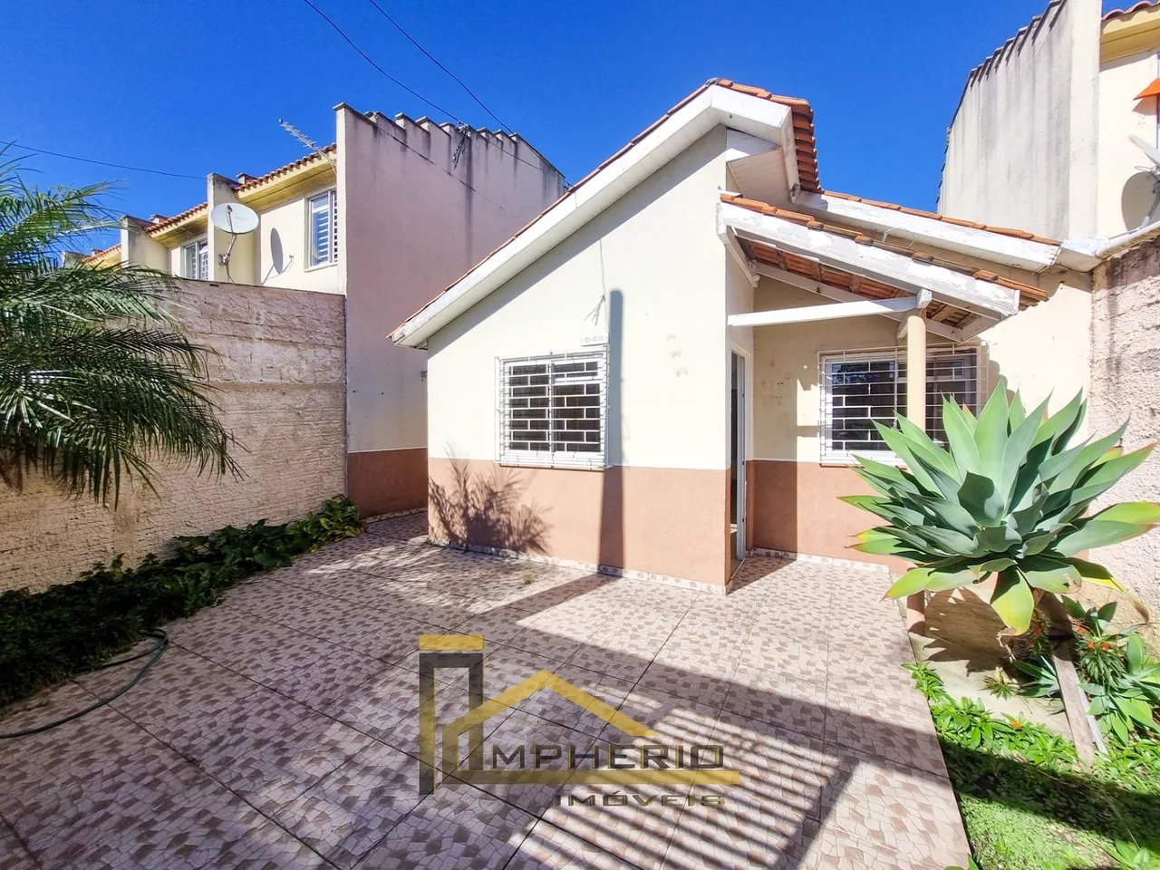 CASA RESIDENCIAL em CURITIBA - PR, GANCHINHO
