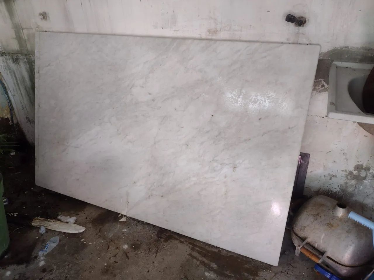 Mesa granito 1.60 comp 1.0 largura  650,00 sem a base 