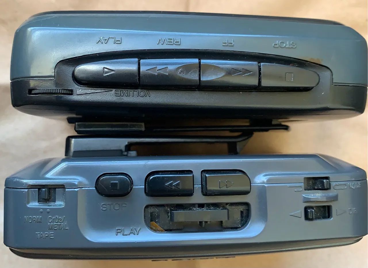 Lote Walkman Rádio Aiwa TA263 e Sony Walkman WM-FX423 - Foto 2