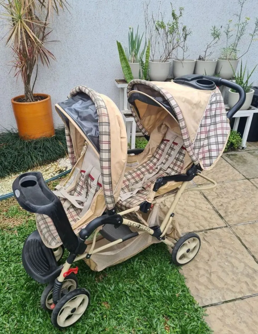 Carrinho de Bebê Duplo