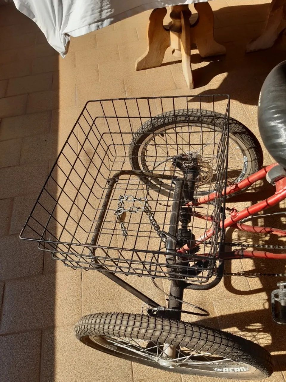 Triciclo aro 26 com marcha (aceito trocas). - Foto 5