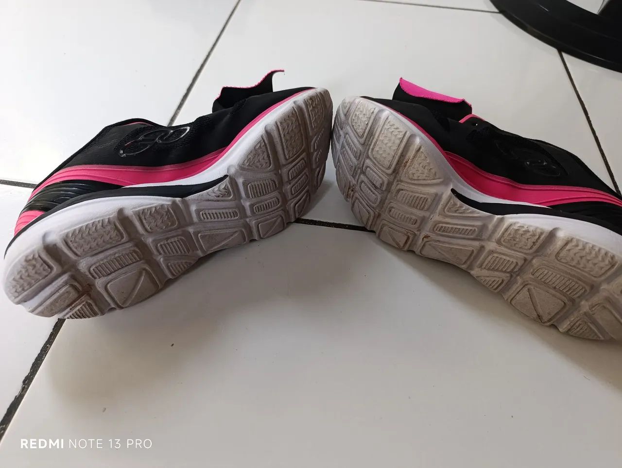 Tênis Esportivo Feminino - Tamanho 39 - Foto 2