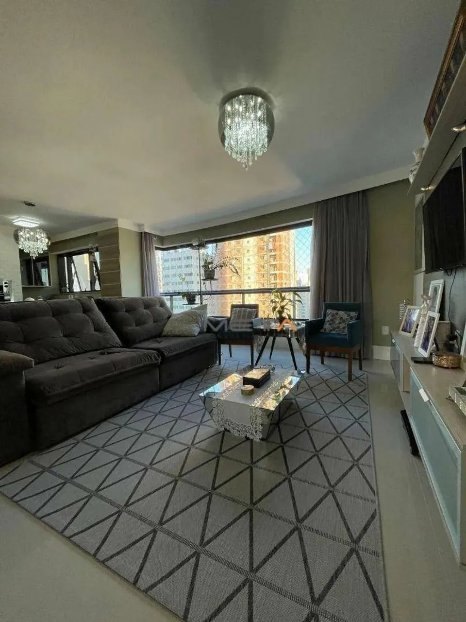 Apartamento com 3 Suítes Mobiliado à venda - Centro, Bal. Camboriú