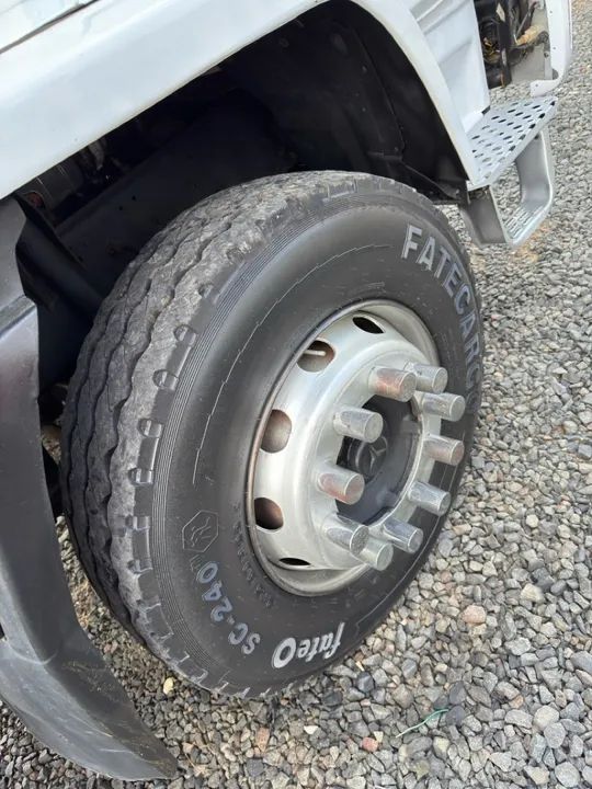 Caminhão Mercedez 1718 munck 20 toneladas - Foto 10