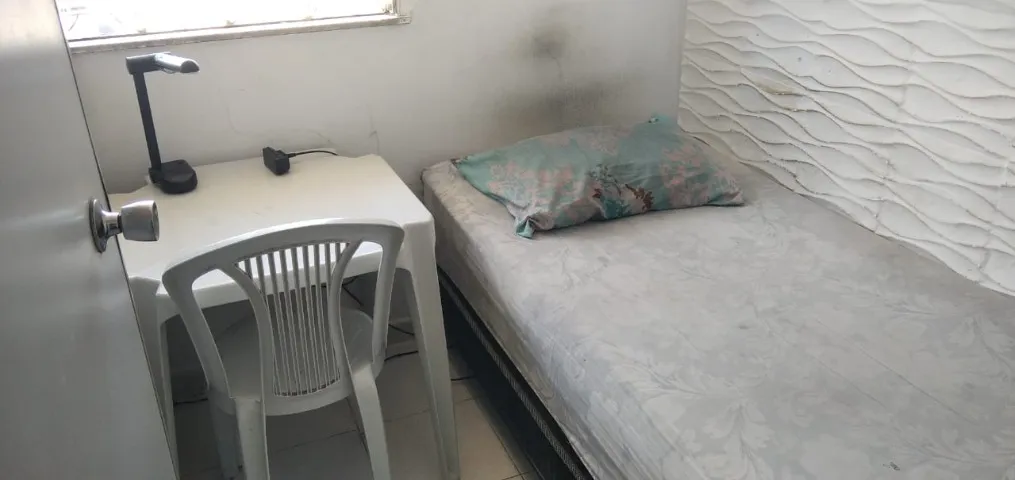 Alugo Mine Quarto de Solteiro Individual mobiliado em Apartamento compartilhado