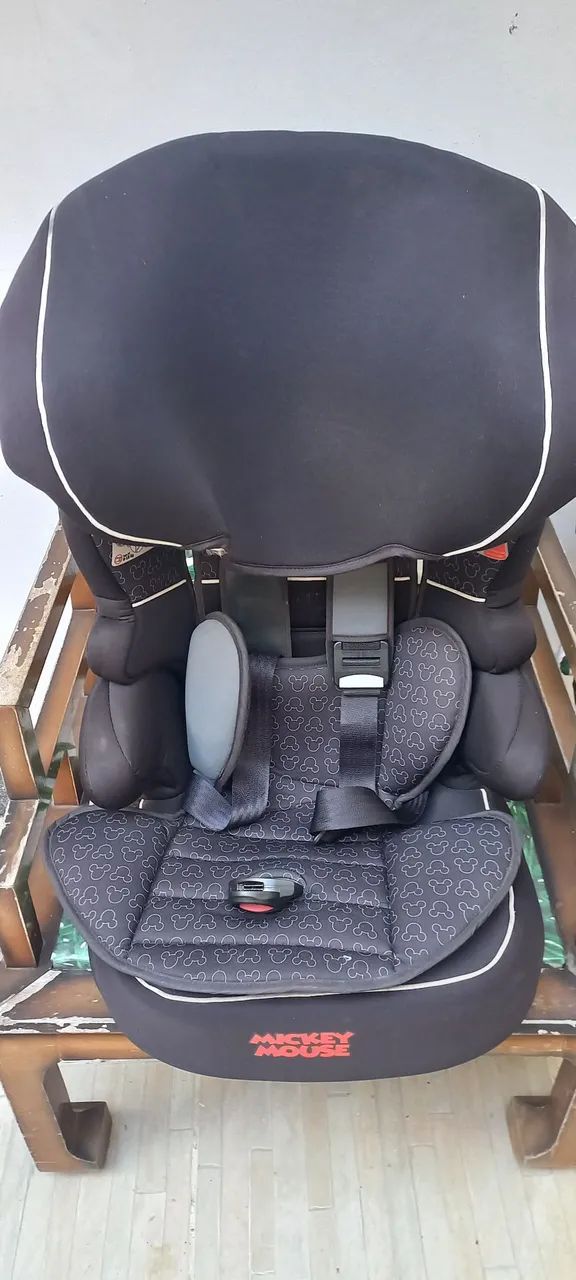 Cadeirinha de carro para bebê Mickey Mouse