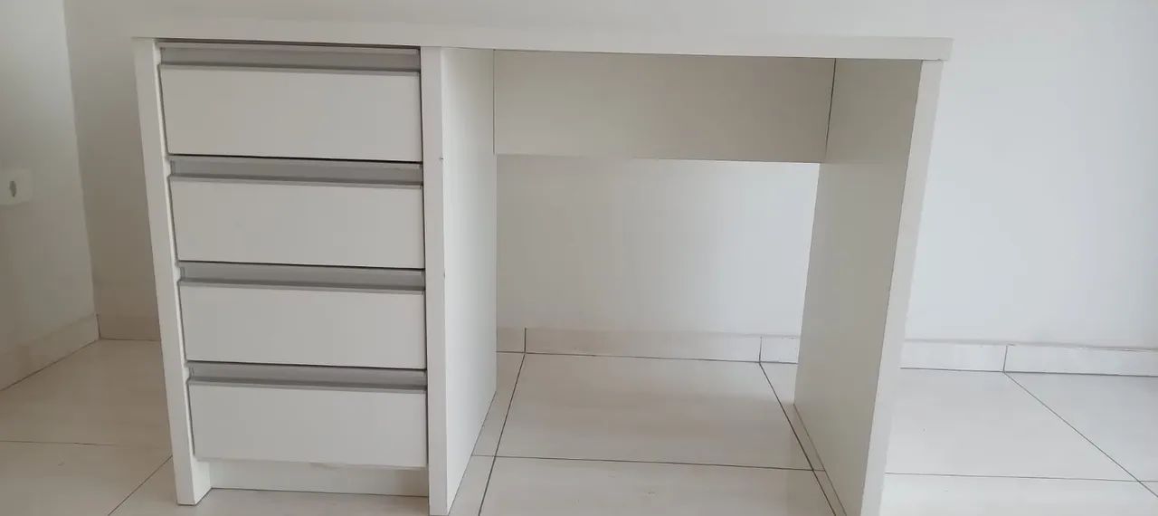 Mesa para Estudo e Trabalho
